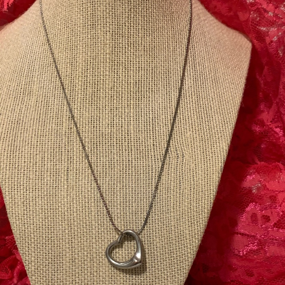 Silver floating heart necklace